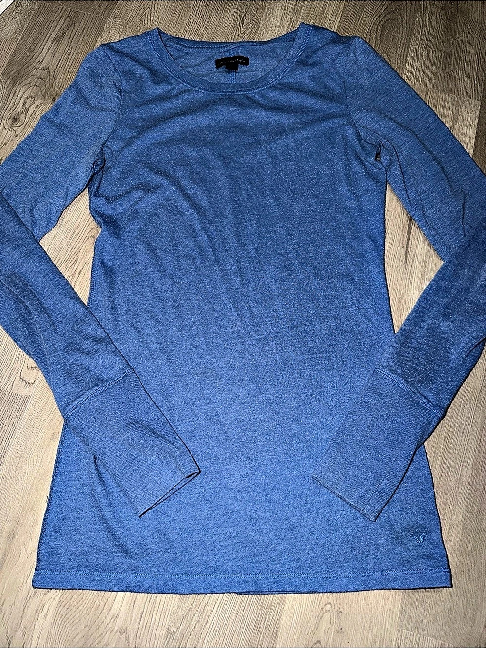 American Eagle Outfitters Long Sleeve Tee in Blue Size Small